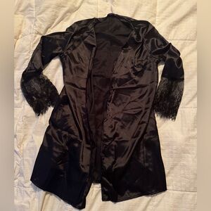 NWOT Medium Lace and Satin Kimono